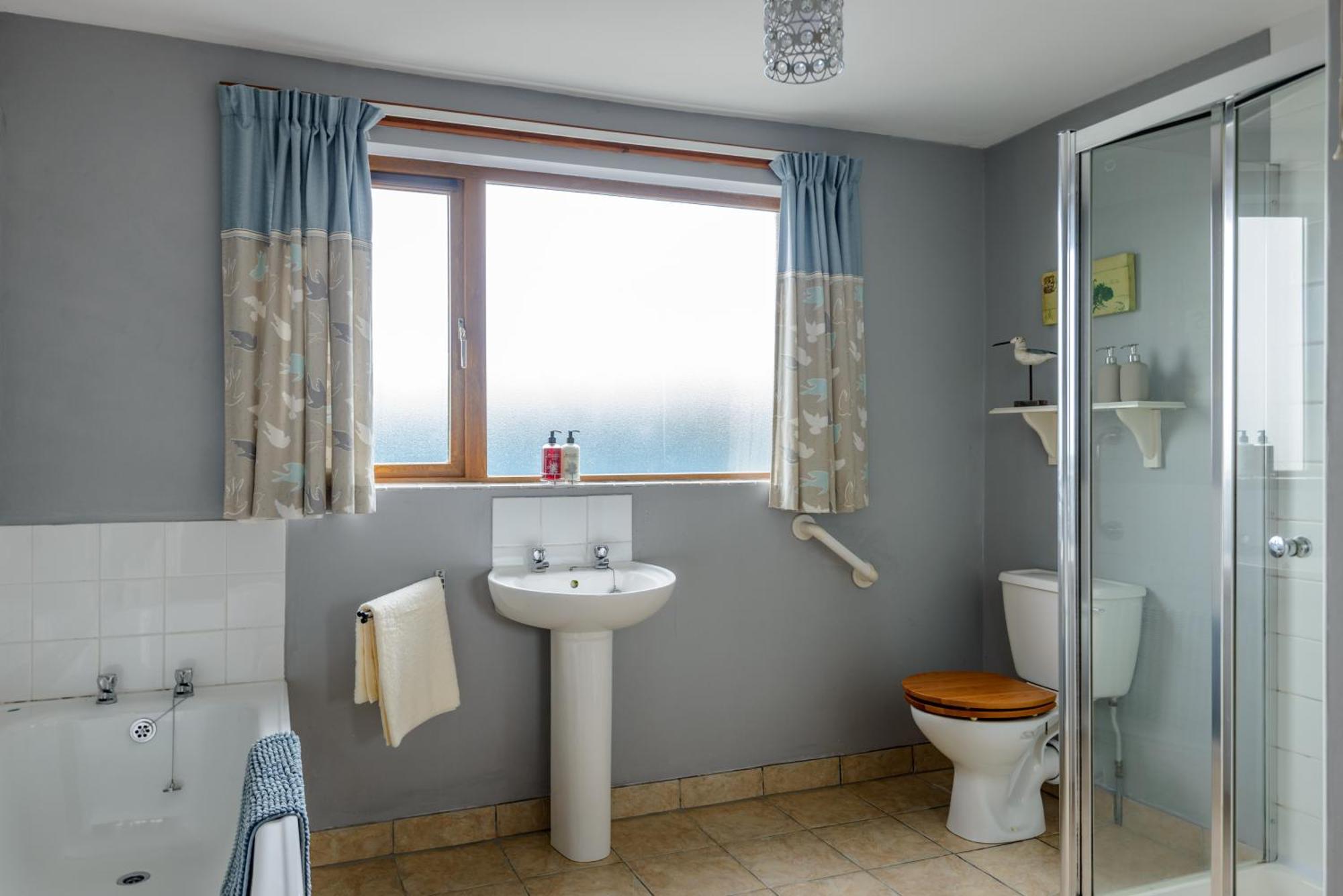 Grove Fort Self Catering Farmhouse Finnis エクステリア 写真