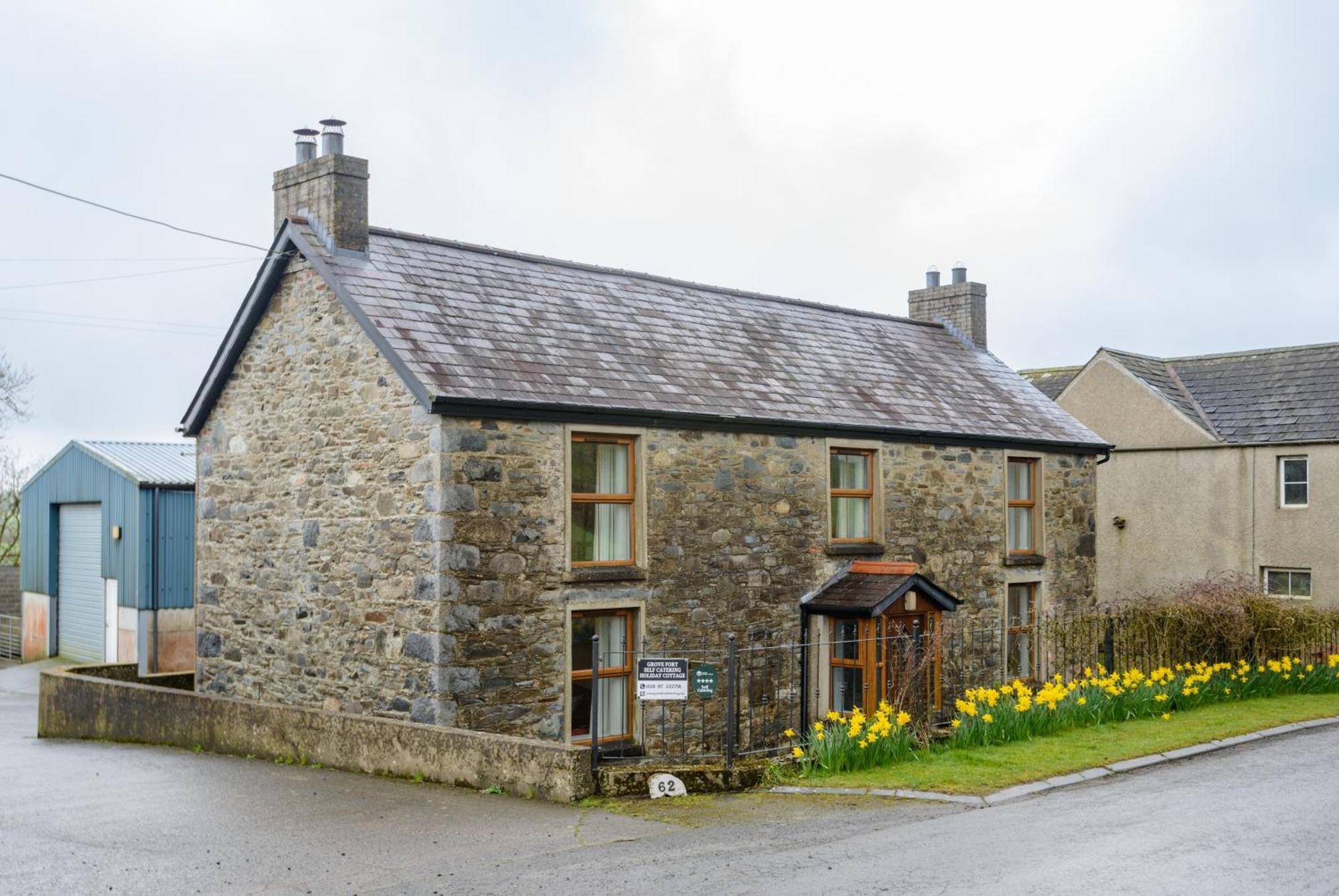 Grove Fort Self Catering Farmhouse Finnis エクステリア 写真