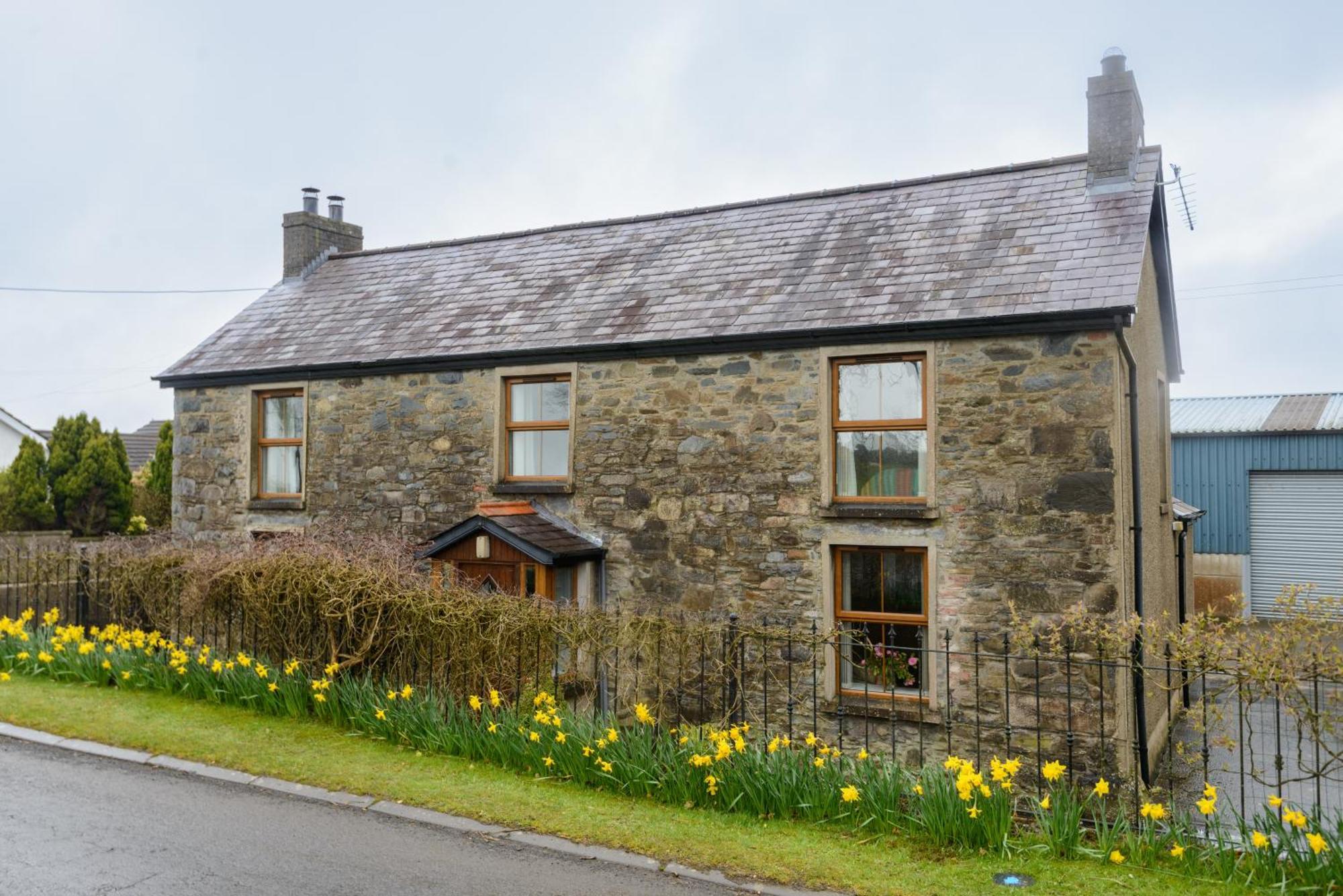 Grove Fort Self Catering Farmhouse Finnis エクステリア 写真